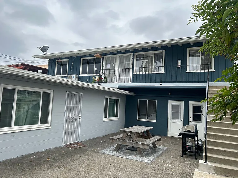 Swift Avenue — Photo 2