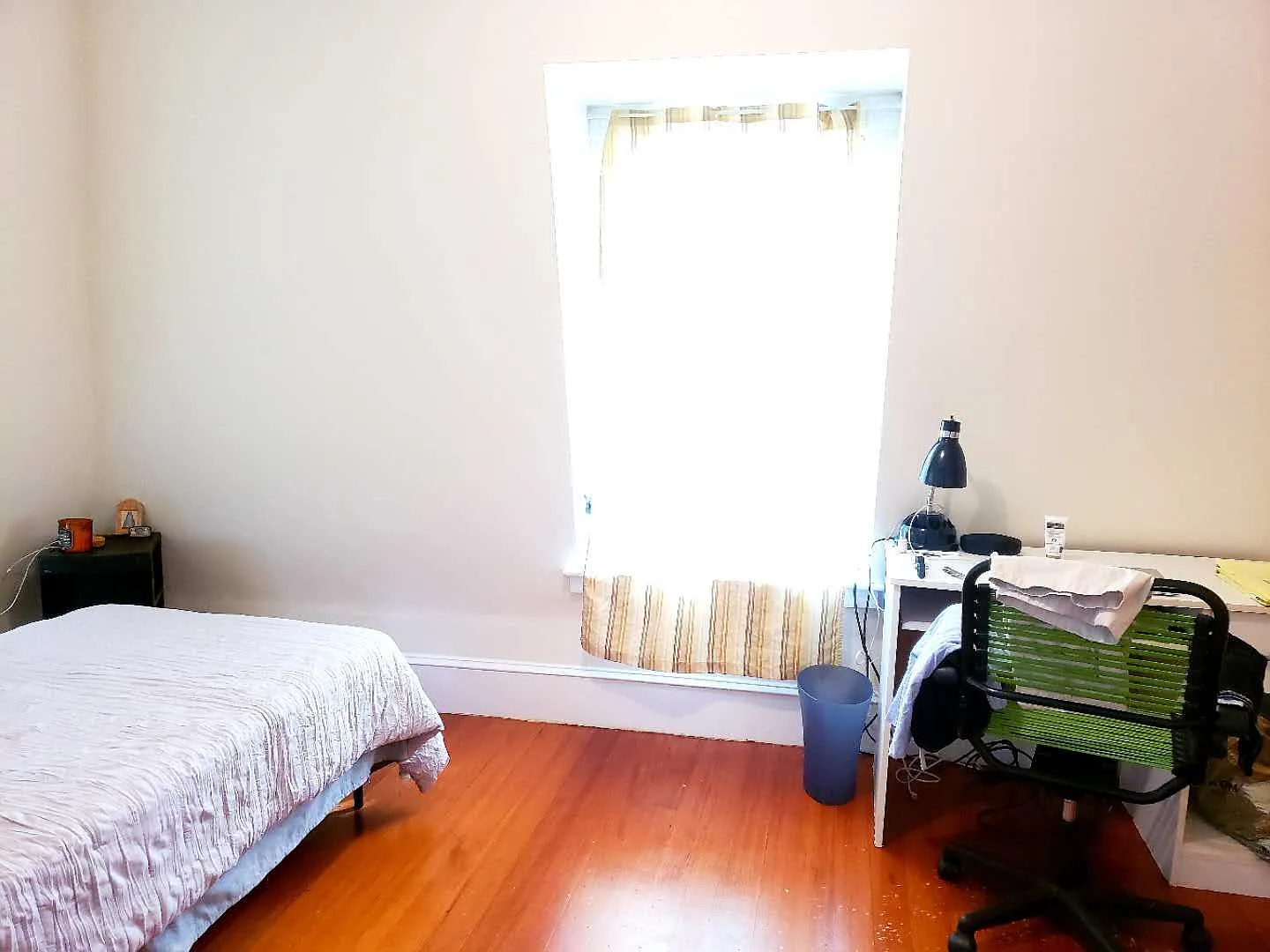 3 bed, 1000 sqft, $1,095 — Photo 1
