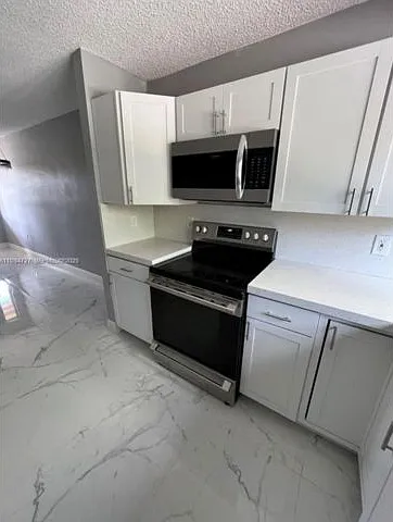 511 NW 82nd Ave — Photo 14
