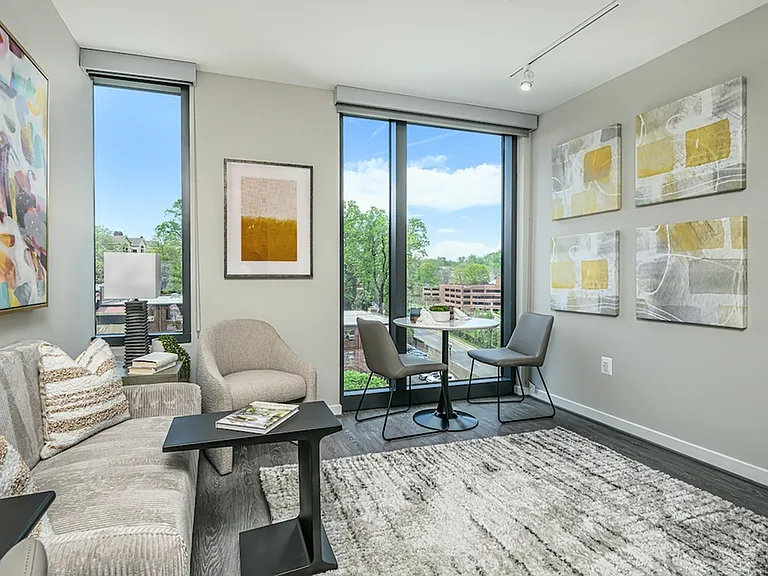 Rosslyn Towers — Photo 56