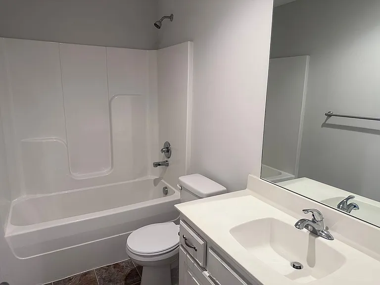 1542 NE Erin Ct — Photo 17