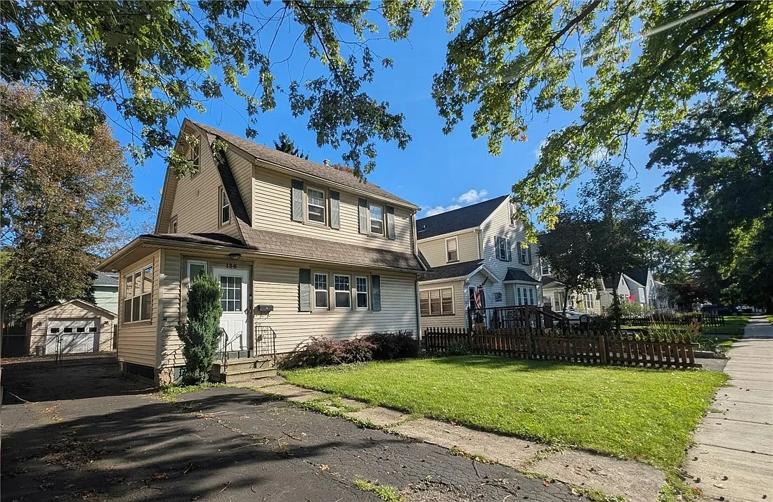 3 bed, 2.0 bath, 1188 sqft, $2,000 — Photo 3
