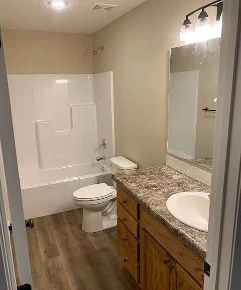 1207 N Fremont Ave — Photo 9
