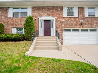 22521 Mission Dr, Richton Park, IL