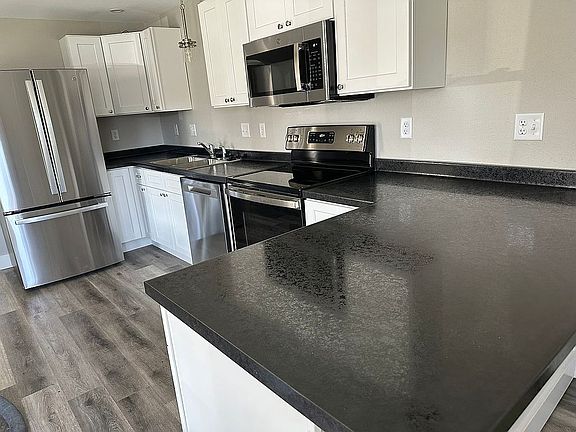 5th image of 612 Lincoln Ave