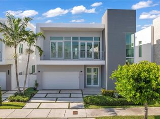 10553 NW 67th Ter, Doral, FL 33178