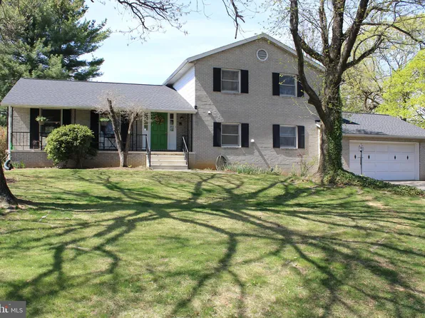 10038 Pleasant View Dr, Hagerstown, MD 21740