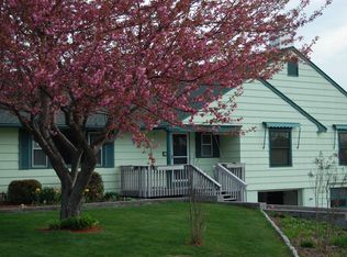 40 Hickory St, Trumbull, CT 06611