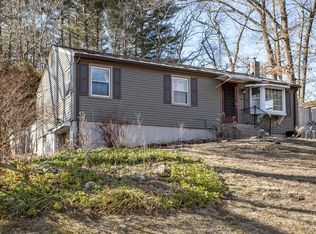 8 Dunphy Dr, Northampton, MA 01062