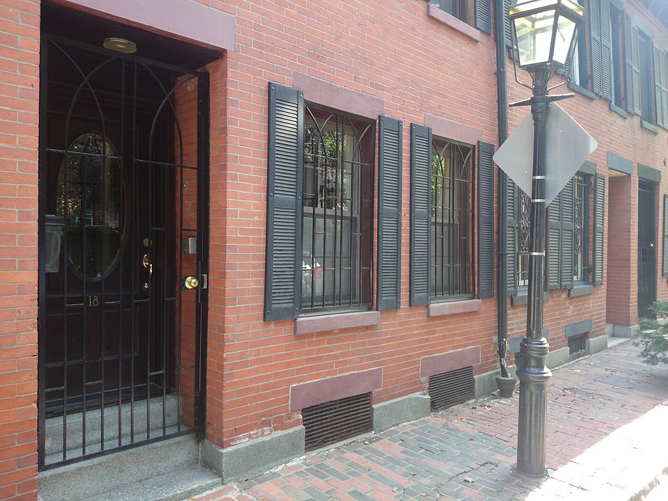 2nd image of 18 Lawrence St