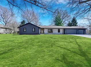 9427 Wenonga Rd, Leawood, KS 66206