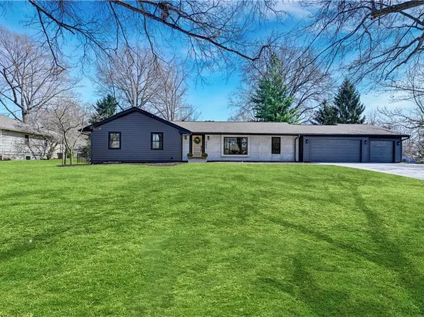 9427 Wenonga Rd, Leawood, KS 66206