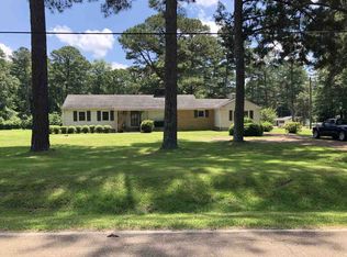 702 Hillsboro St, Forest, MS 39074
