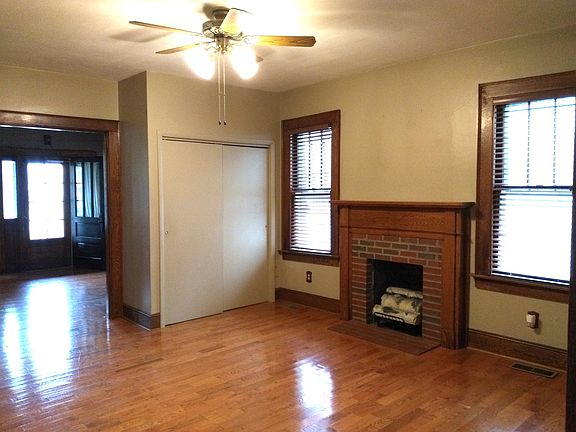 4th image of 814 4th St