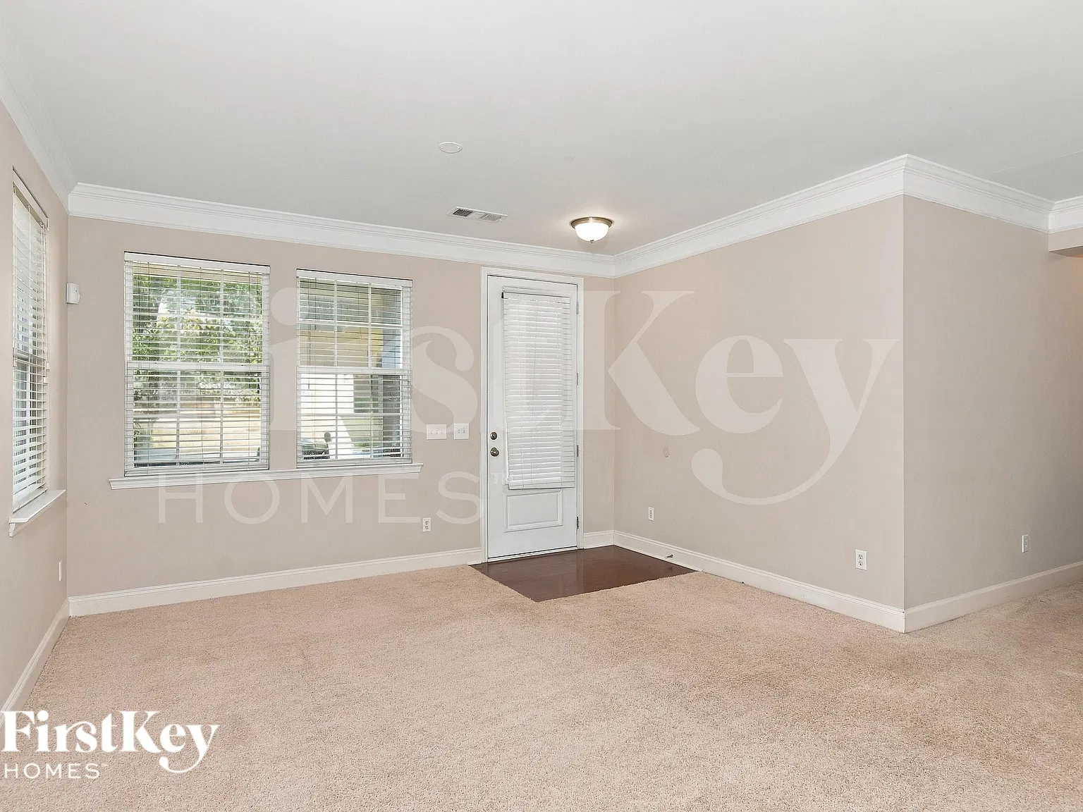 3 bed, 2.5 bath, 2516 sqft, $2,325 — Photo 2