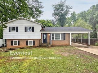 1109 Woodhaven Dr, Mount Holly, NC 28120