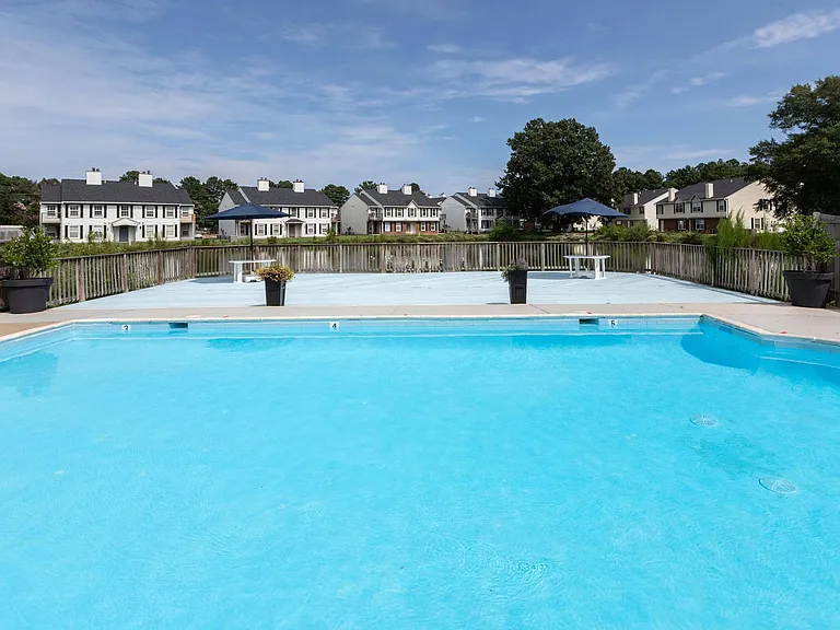 Lake Princess Anne Apartments — Photo 36