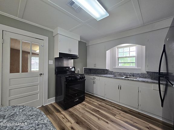 4th image of 835 Ashton St
