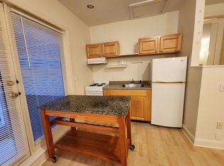 18 Holbrook St #5E, Freeport, ME 04032