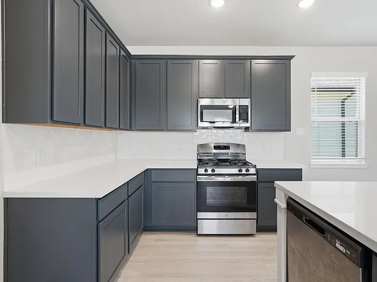 10406 Milford Woods Ln — Photo 18