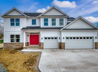 5711 Columbia Dr, Bedford Heights, OH 44146