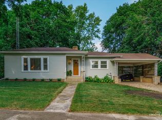217 S Oak St, Hinckley, IL 60520
