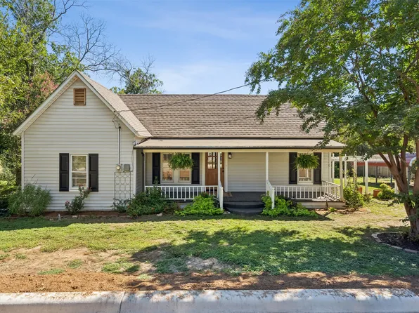 114 N Dubellette St, Weatherford, TX 76086