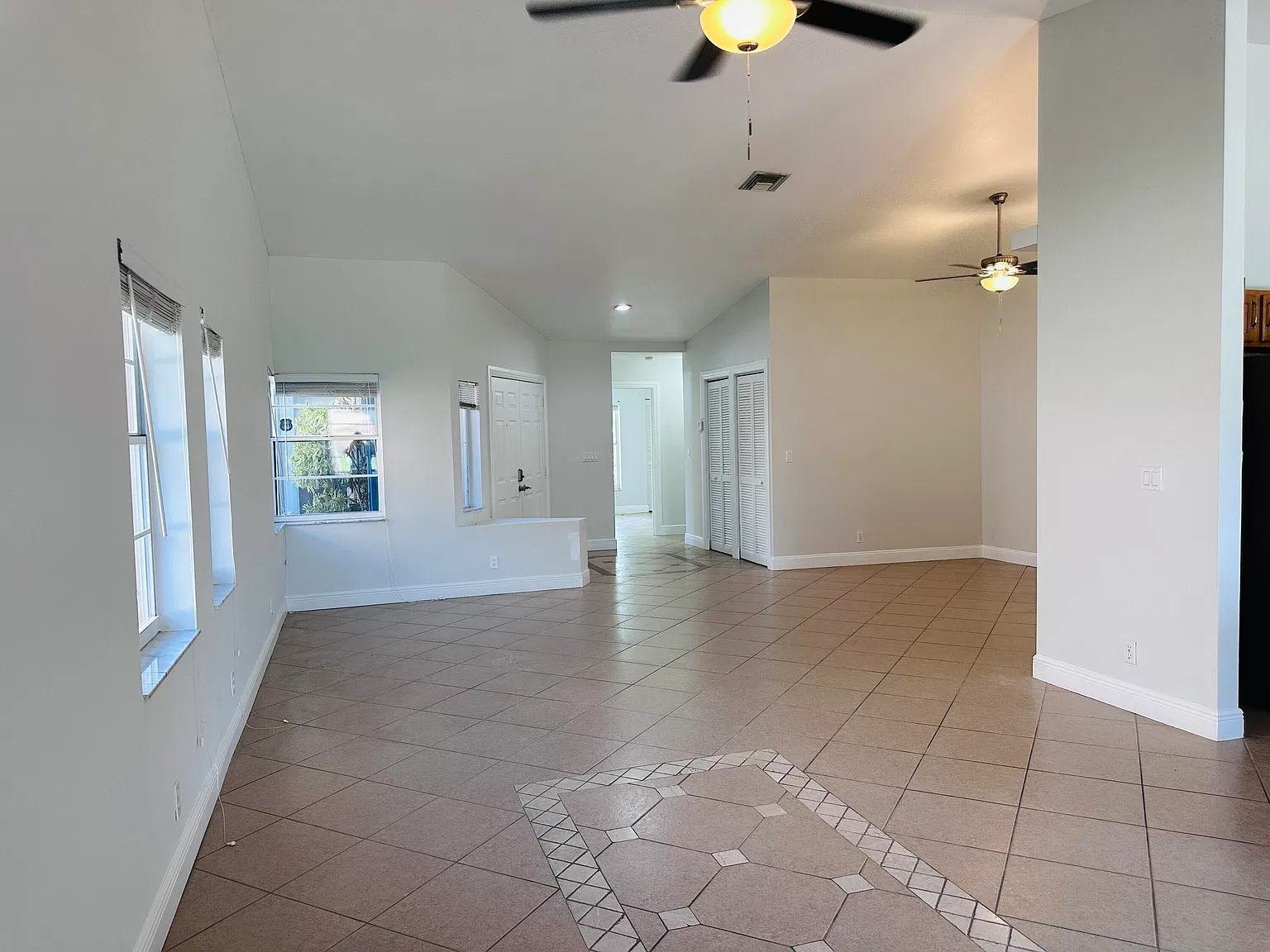 3 bed, 2.0 bath, 1751 sqft, $3,700 — Photo 3