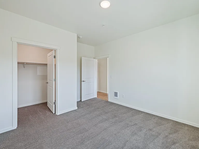 Gateway Apartments — Photo 15