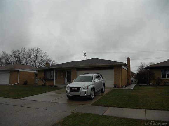 2nd image of 30140 Moulin Ave