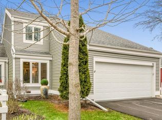 32 Oak Creek Trl, Madison, WI 53717