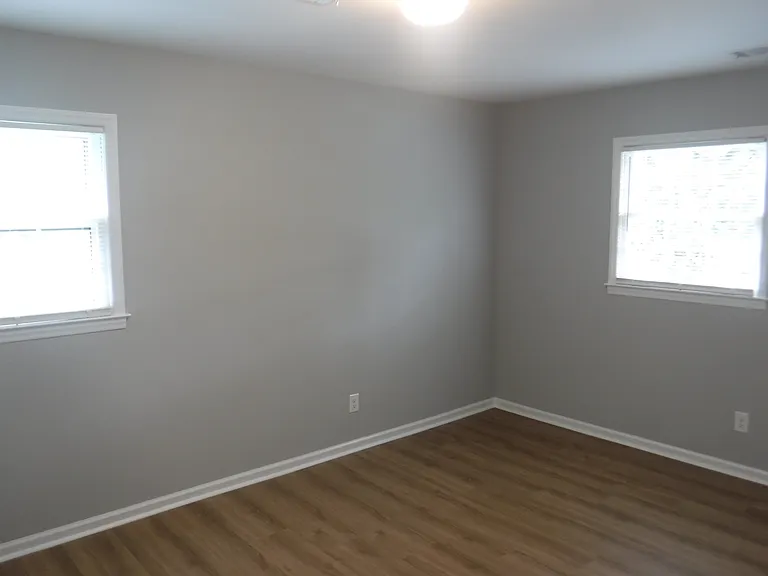 2100 Thornfield Rd — Photo 23