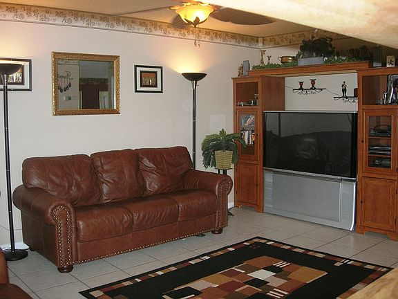5th image of 4102 Woodside Manor Dr