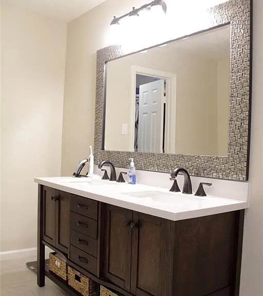 1803 Edinburg Ave — Photo 14