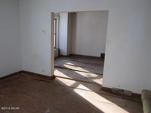 2nd image of 411 N Elm St