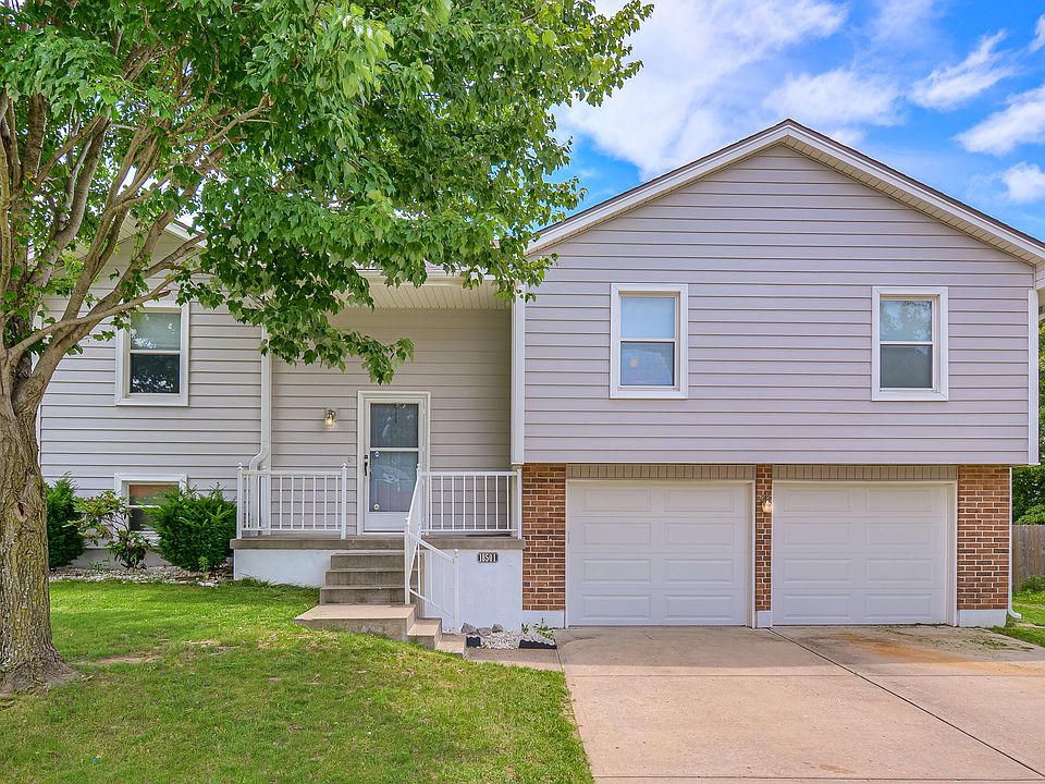 1st image of 18501 E Arrowhead Ln
