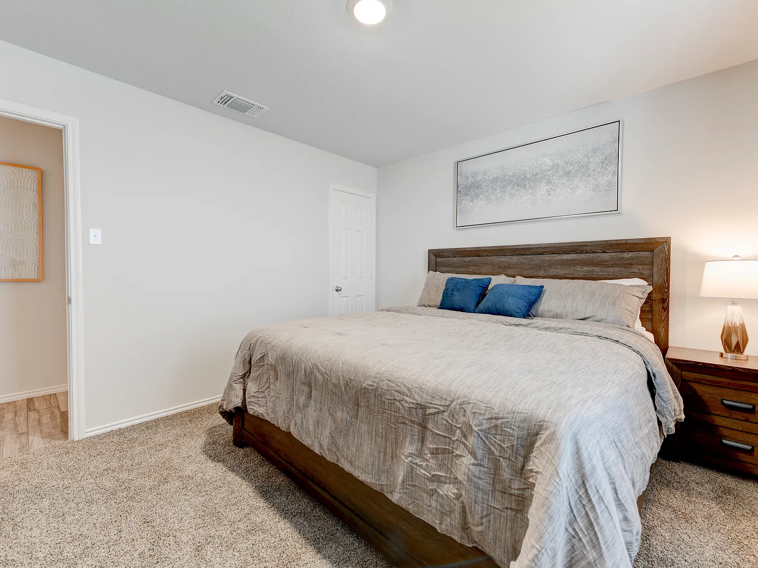 4 bed, 1600 sqft, $4,000 — Photo 4