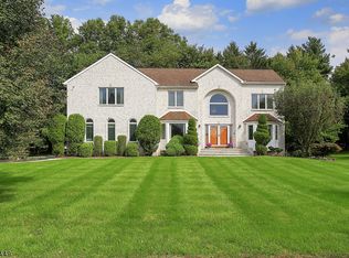 38 Winchester Dr, Scotch Plains, NJ 07076