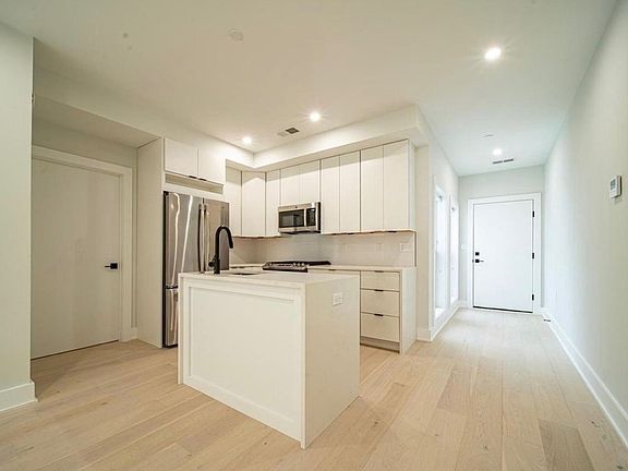 2nd image of 1117 24th St NW #8