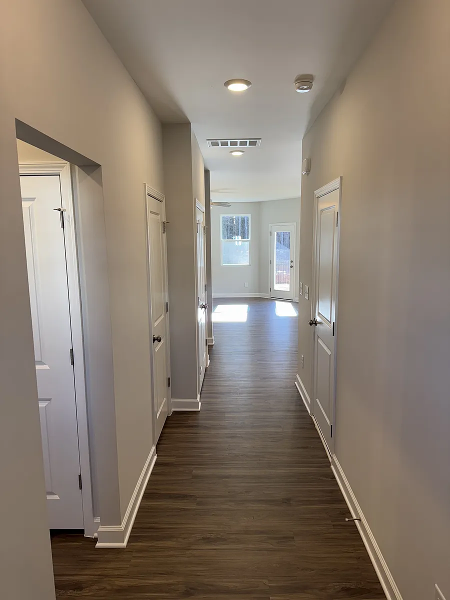 Building Photo - 31 Fairwinds Dr #1