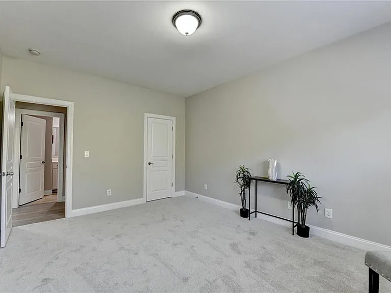 4805 Shelbourne Dr — Photo 41