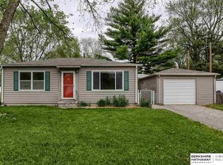 3924 High Meadow Ln, Bellevue, NE 68147