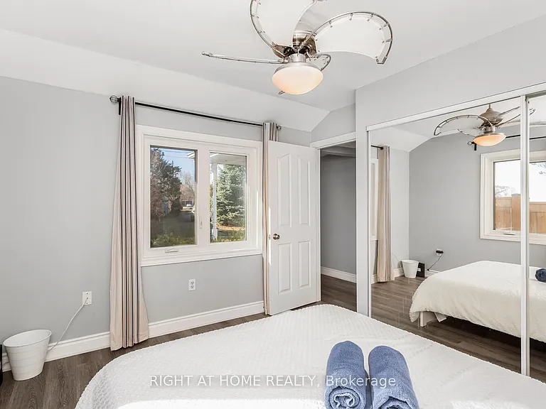 18 1/2 Lakeshore Dr — Photo 16
