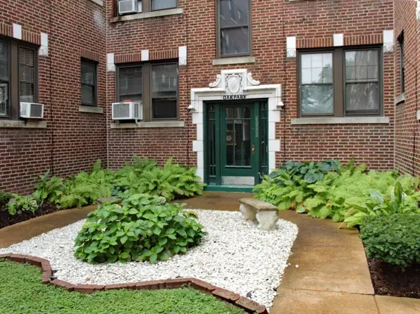 Oak Park Apartments