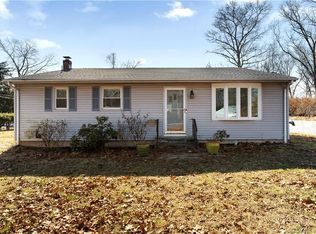 56 Scrub Oak Rd, North Haven, CT 06473