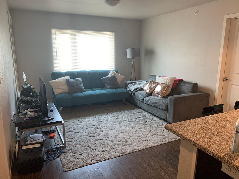 2nd image of 1040 Y St