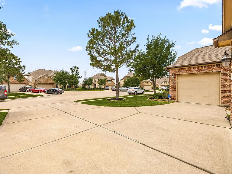 9338 Taylor Cliff Ln — Photo 5
