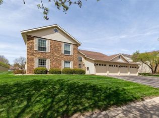 3912 Summerfield Ln NE #1 & 3, Cedar Rapids, IA 52402