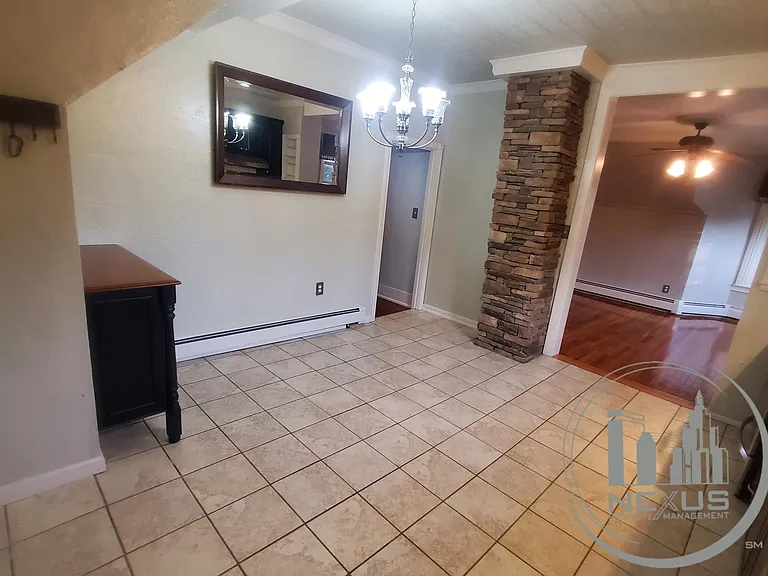 114 Circular St #AP3 — Photo 2