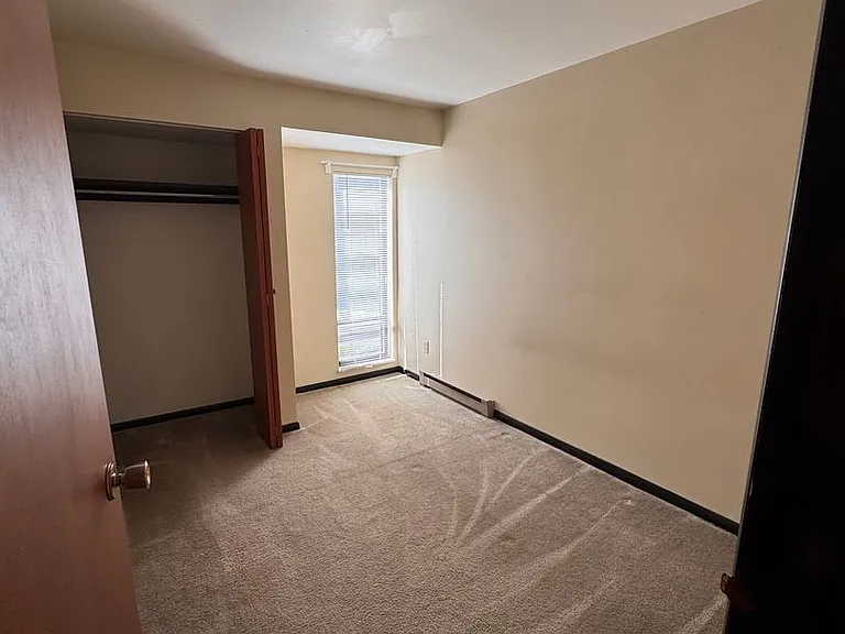 214 E Water St — Photo 13